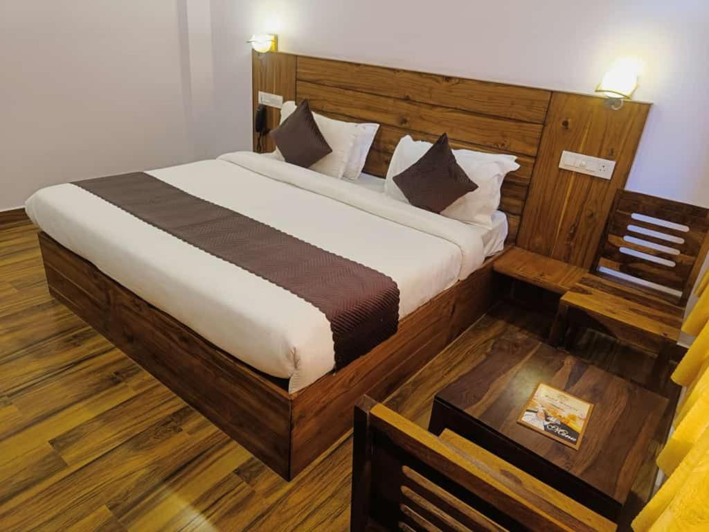 Hotel Kasauli View Cafe Restaurant Open Terrace Mountain View Ngoại thất bức ảnh
