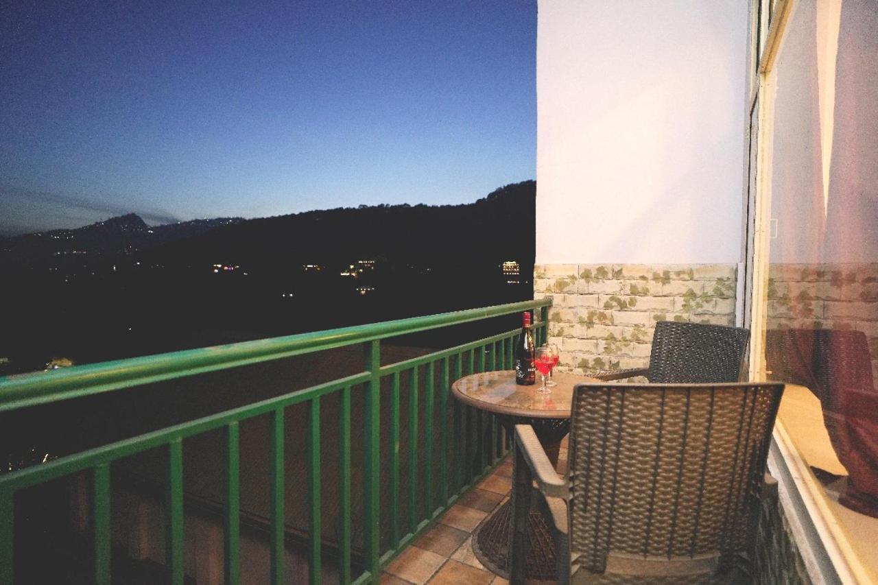 Hotel Kasauli View Cafe Restaurant Open Terrace Mountain View Ngoại thất bức ảnh