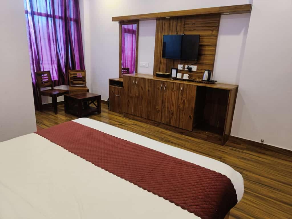 Hotel Kasauli View Cafe Restaurant Open Terrace Mountain View Ngoại thất bức ảnh