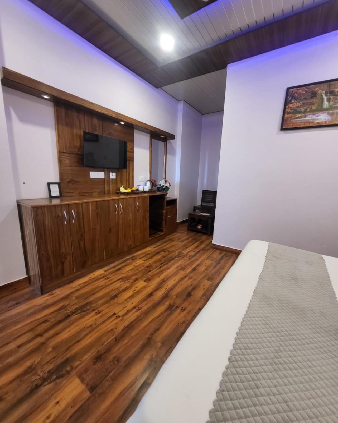 Hotel Kasauli View Cafe Restaurant Open Terrace Mountain View Ngoại thất bức ảnh